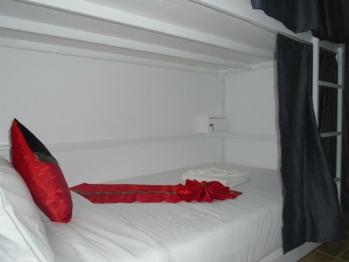 Panda Hostel Phuket (Adults Only) Patong 外观 照片